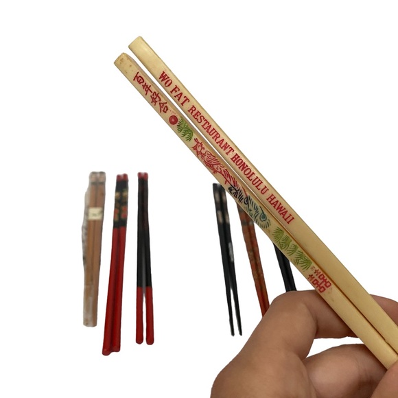 Lot of 18 Pair of Chopsticks - 5 styles - Wo Fat Souvenir pair - inlaid abalone - Picture 5 of 8